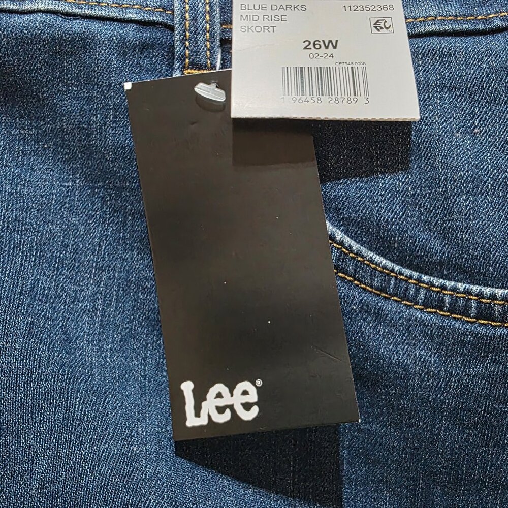 Lee Denim Skort Mid Rise Regular Fit Women’s Plus Size 26W Stretch Hidden Short - Picture 9 of 10